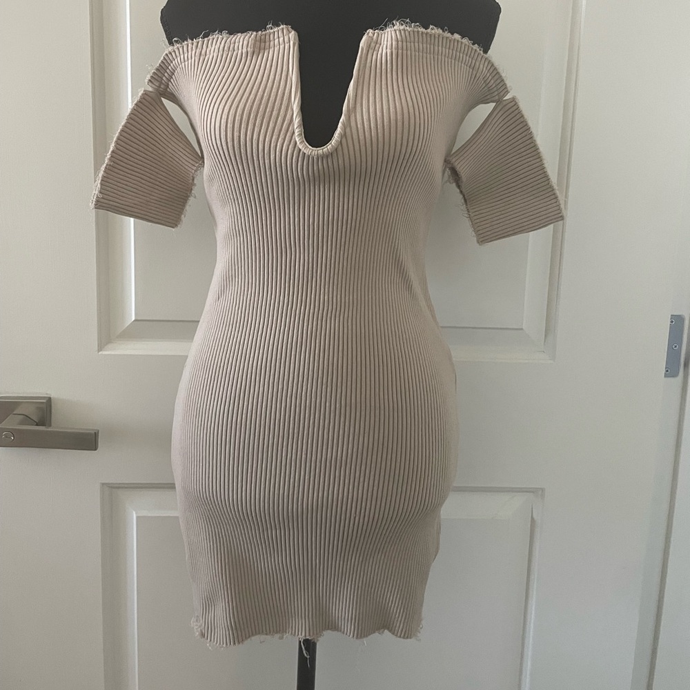 Women’s V-neck Off-shoulder Body-con Dress